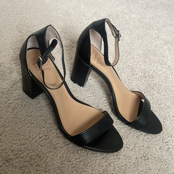 INC black heels - Picture 3 of 6